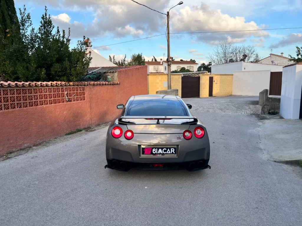Nissan GTR Gris