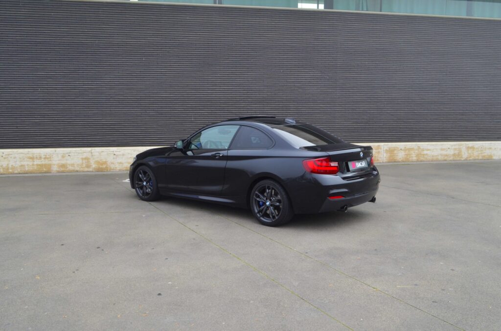 BMW 235i