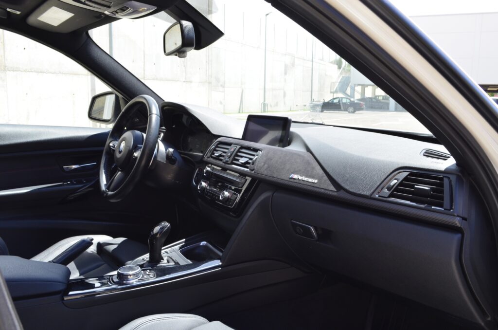 BMW 328i xDrive White