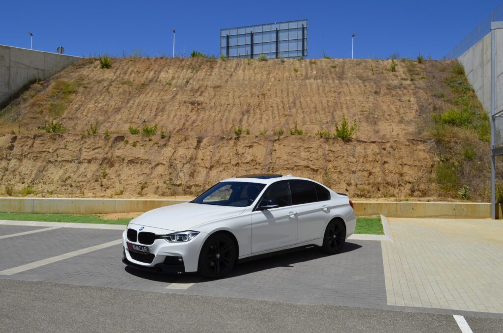 BMW 328i xDrive White