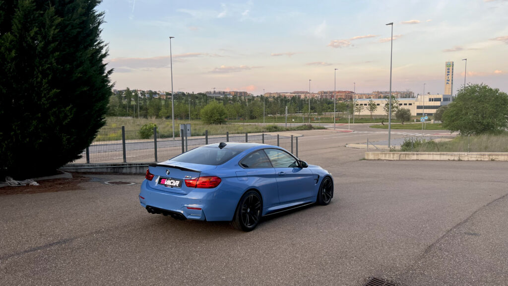 BMW M4 Yasmarine Blue